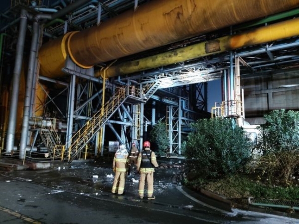 11월 말 폭발사고로 3명의 근로자가 숨진 포스코 광양제철소 사고 현장 모습. 사진 소방청 제공 [뉴스락]