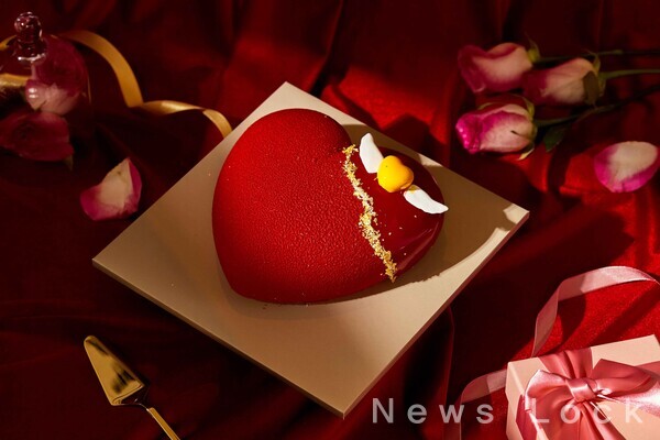 발렌타인데이 기념 아모르 케이크. 