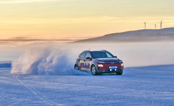 현대모비스는 오는 29일부터 일주일간 스웨덴 북부 아르예플로그에 위치한 동계시험장에서 글로벌 고객사 초청 ‘MOBIS Winter Driving Experience’ 행사를 진행한다. 사진 현대모비스 [뉴스락]