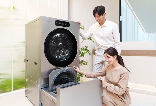 LG전자는 세탁부터 건조까지 한 번에 끝내는 ‘꿈의 가전’ LG 시그니처 세탁건조기를 22일부터 본격 판매한다. LG전자 제공 [뉴스락]