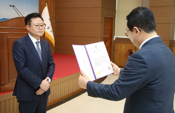 한국석유공업은 충청북도로부터 ‘충북 투자유치 유공표창’을 수상했다. 한국석유공업 제공 [뉴스락]