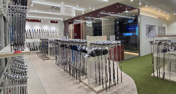 골프존커머스가 전국 112개의 골프존마켓 직영점과 온라인 골프존마켓몰, 골핑을 운영하고 있는 골프용품 유통시장 점유율 1위 기업인 골프존커머스는 지난 10월 골프존마켓 매장에서 고객들이 가장 많이 선택한 골프클럽 브랜드와 모델을 21일 발표했다. 골프존커머스 제공 [뉴스락]